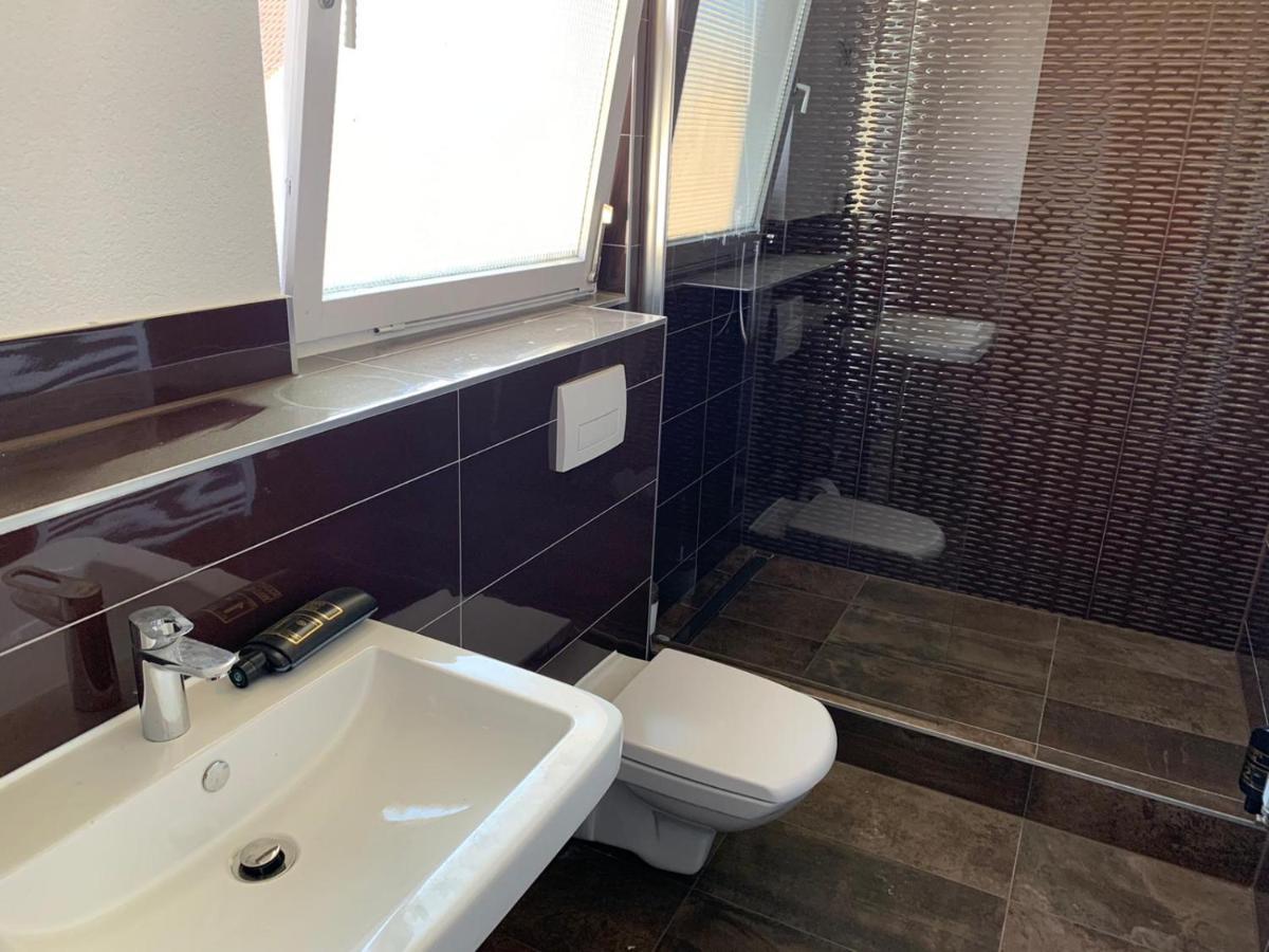 Nuertingen Zimmer Экстерьер фото