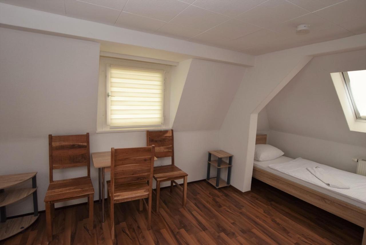 Nuertingen Zimmer Экстерьер фото